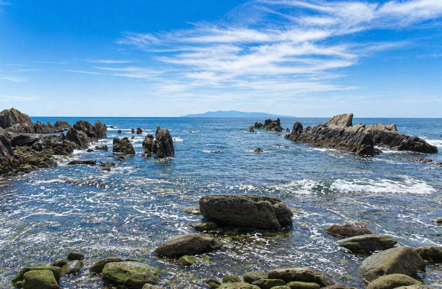 洗濯岩(白浜フローラルホール前)