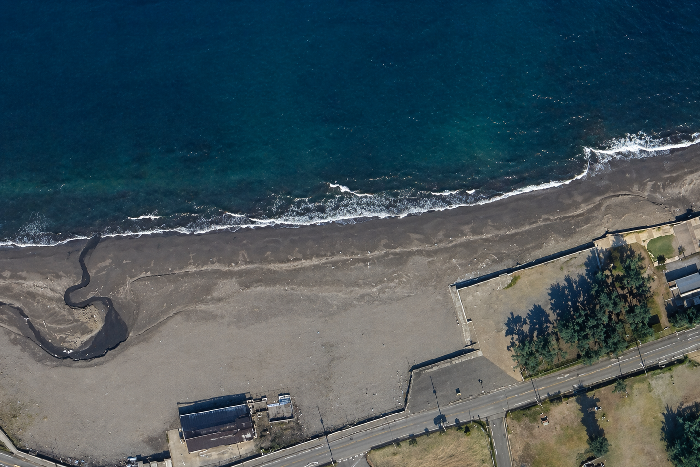 波左間海水浴場・波左間漁港